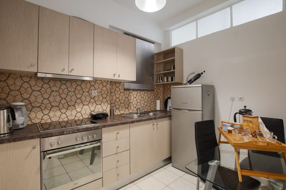 Apartment | Private kitchen | Full-size fridge, oven, stovetop, espresso maker