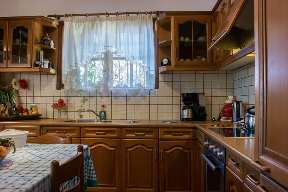 Classic Villa, 3 Bedrooms | Private kitchen | Fridge, microwave, oven, stovetop