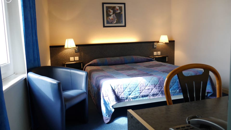 Classic Double Room, 1 Double Bed, Private Bathroom | Select Comfort beds, individually decorated, individually furnished