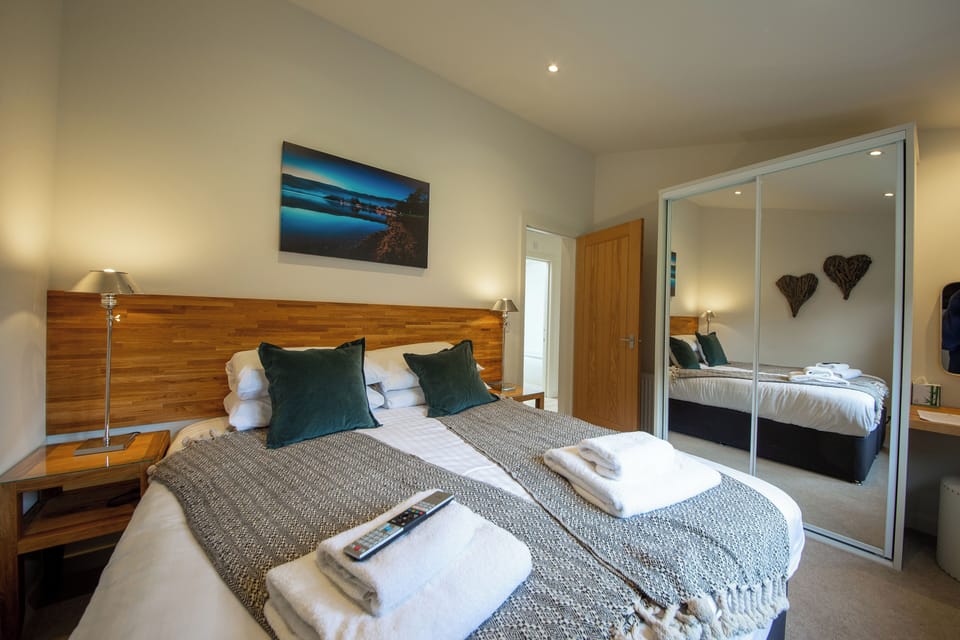 Appin Lodge, sleep 6, pet friendly | 3 bedrooms, premium bedding, individually decorated, iron/ironing board