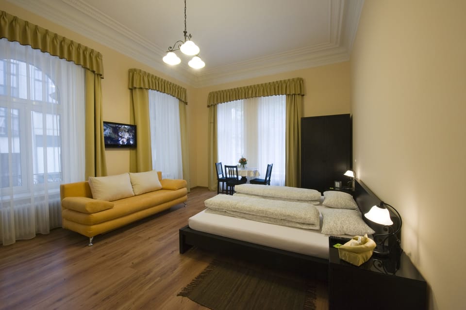 Standard Double Room, Non Smoking | Soundproofing, iron/ironing board, free cribs/infant beds, WiFi