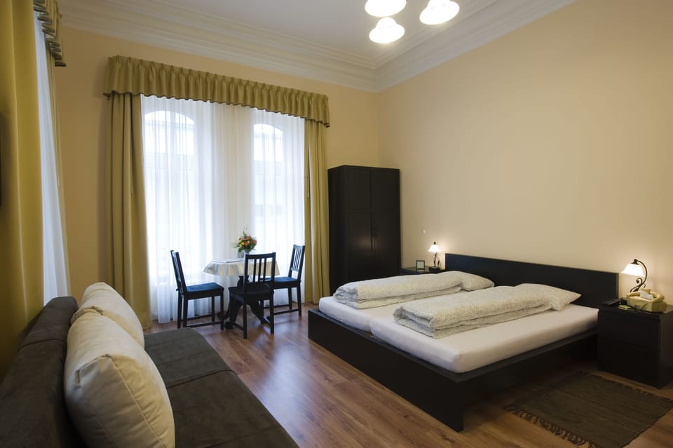 Standard Double Room, Non Smoking | Soundproofing, iron/ironing board, free cribs/infant beds, WiFi