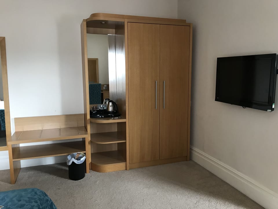 In-room safe, desk, iron/ironing board, free WiFi