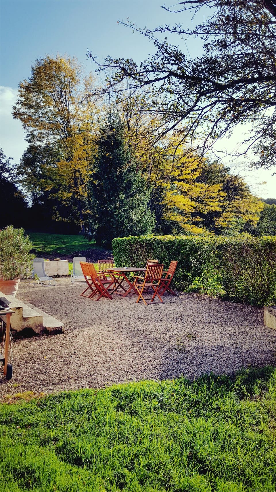 Outdoor dining