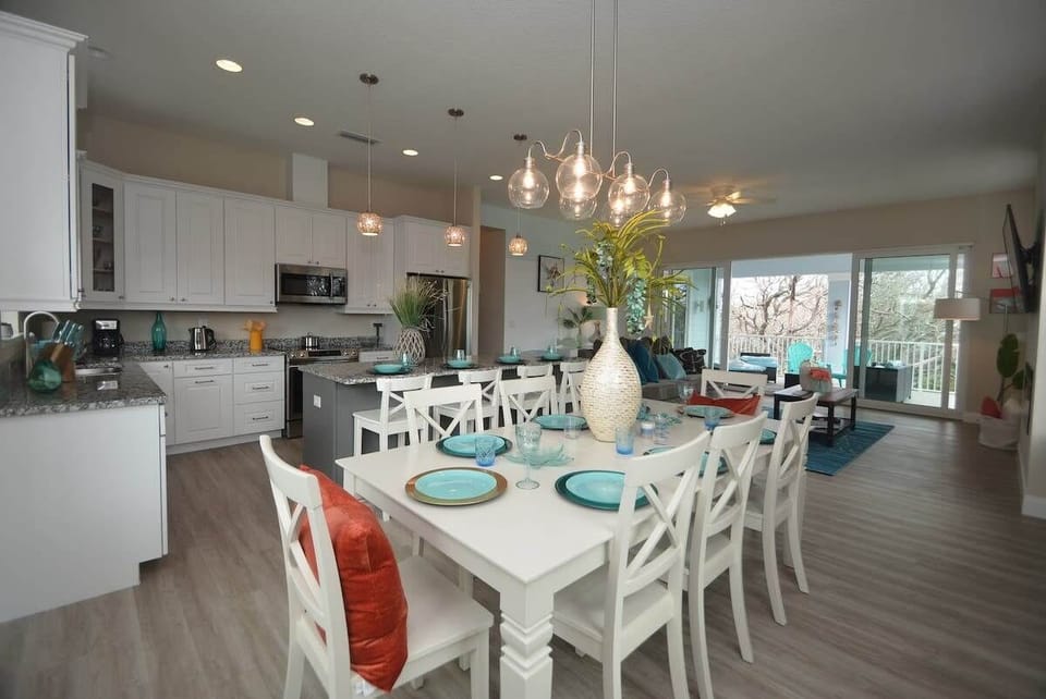 Dining area ( second floor)