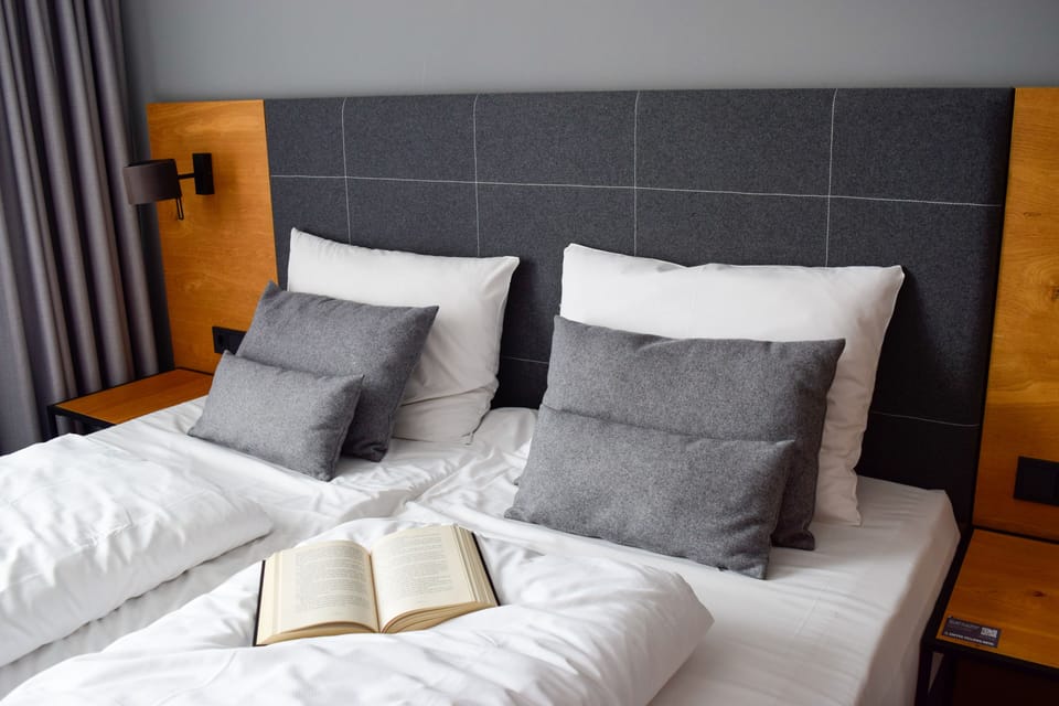 Comfort Twin Room | Hypo-allergenic bedding available, desk, laptop workspace, soundproofing