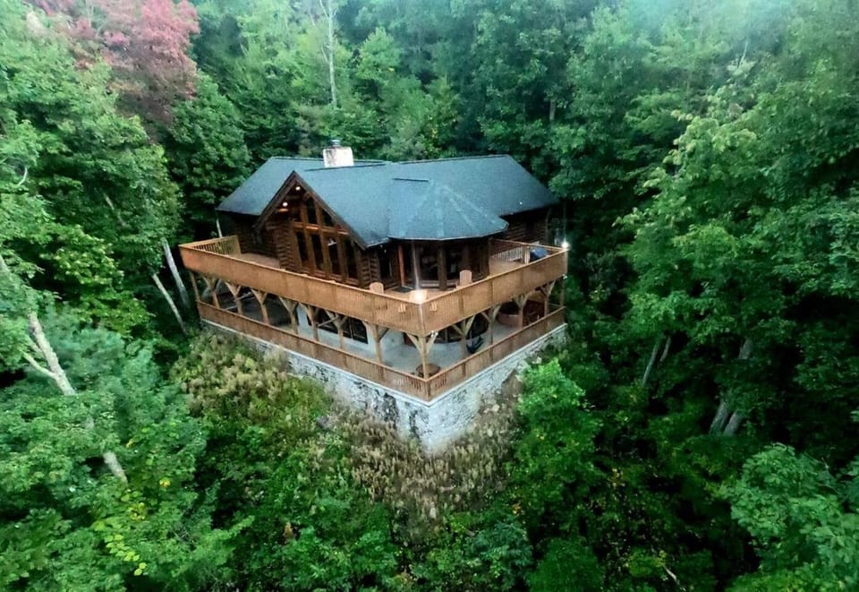 THE LOVE NEST is located in very private area and has beautiful views