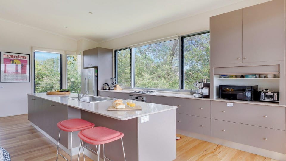 Aloha | Kitchen | Coffee machine | Gas cooktop | Microwave