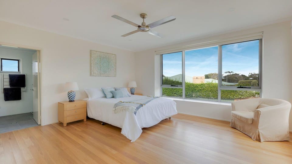 Aloha | Bedroom 3 | Queen bed | Ensuite | Linen included | Ceiling fan