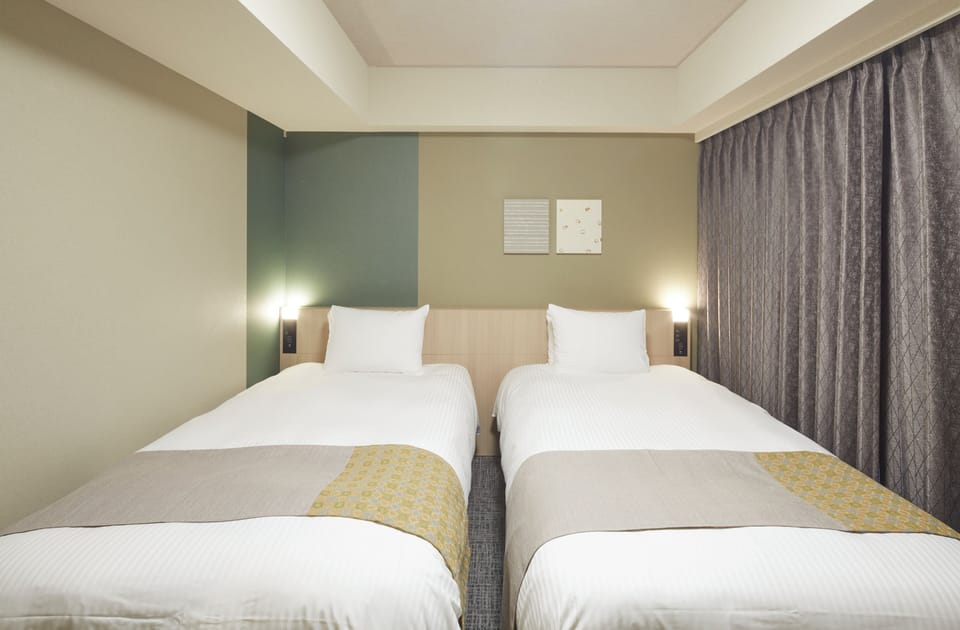 Moderate Twin Room, Smoking Floor (Smoking booth on floor) | Desk, iron/ironing board, free WiFi