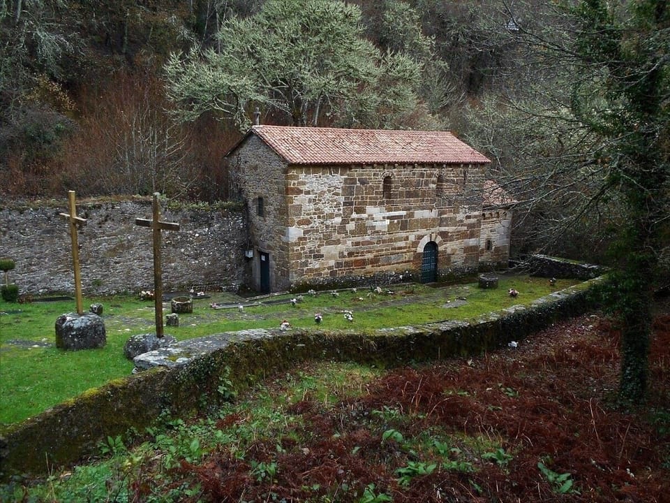 Iglesia Románica de San Antolín de Toques (34 Km)