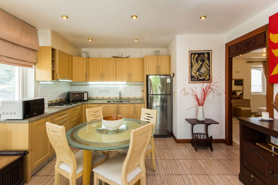 Kitchen/ Dining area