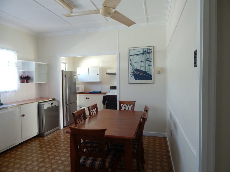 Sailor's Rest: 3-Bedroom House and 1 Rumpus Room (including 1 tri-bunk) | Private kitchen | Coffee/tea maker, full-size fridge, microwave, oven