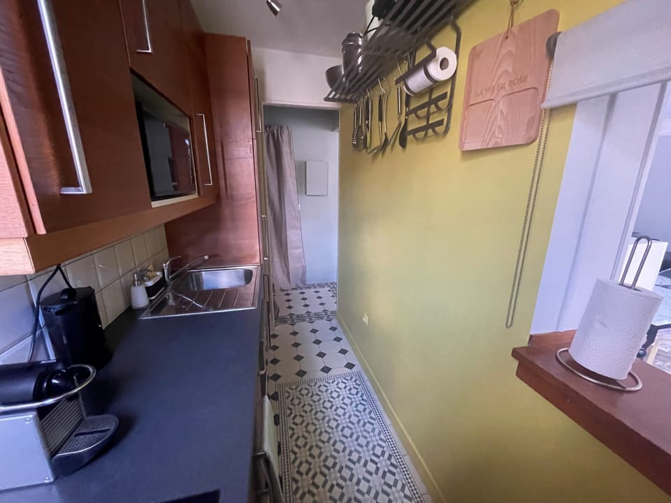 Well equipped kitchen 