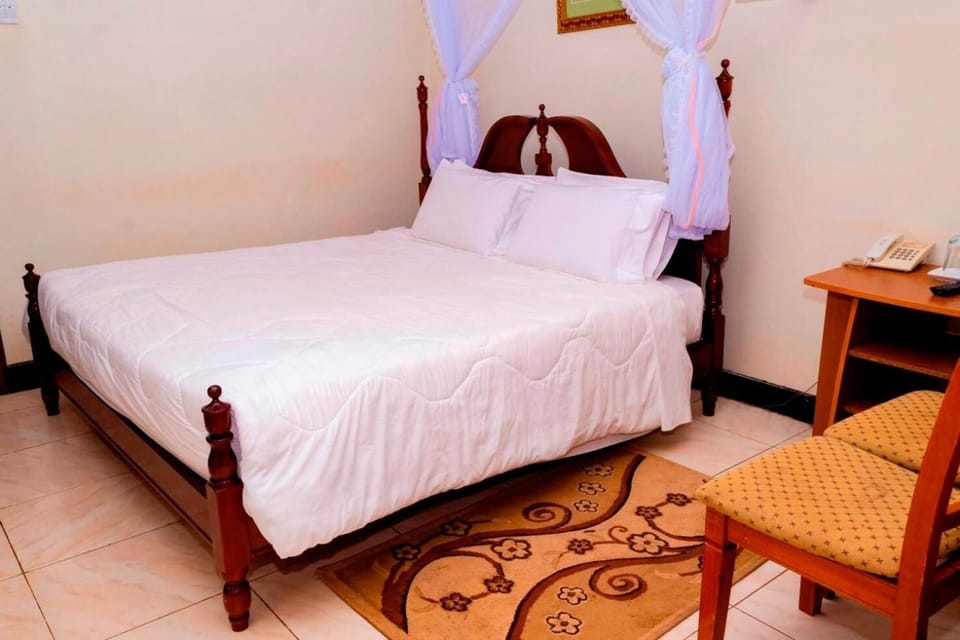 Premium bedding, in-room safe, desk, blackout drapes