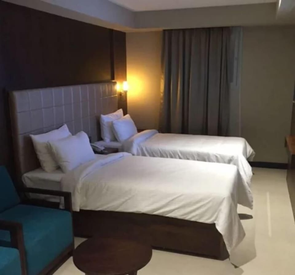 In-room safe, desk, blackout drapes, soundproofing