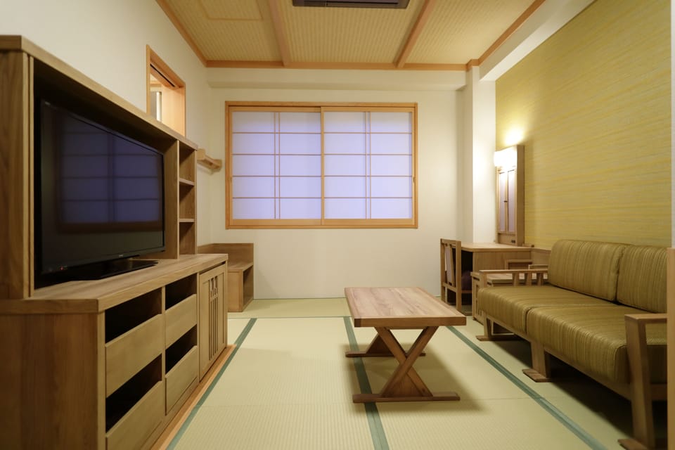In-room safe, desk, soundproofing, free WiFi