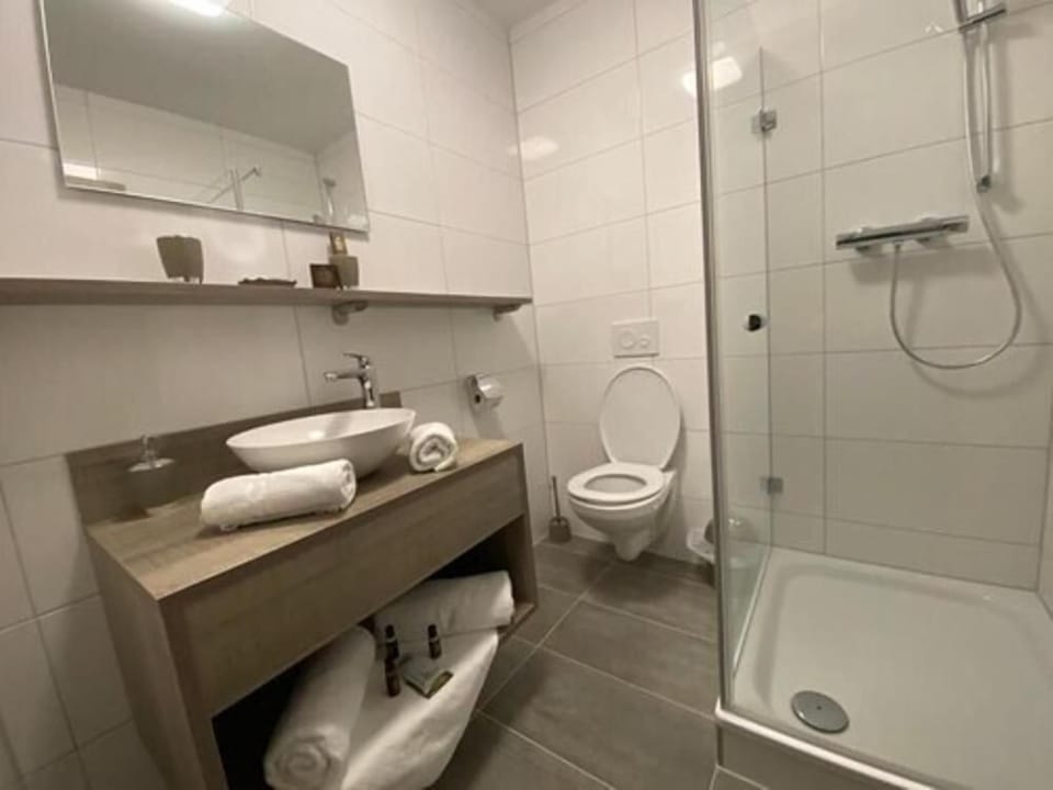 Free toiletries, slippers