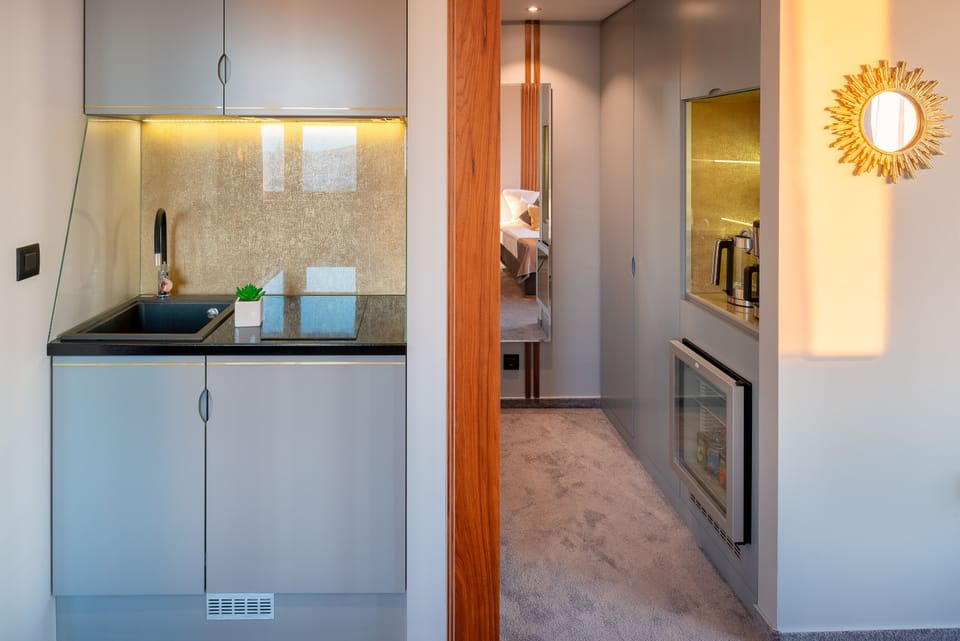 Studio Suite, Sea View | Private kitchenette | Fridge, coffee/tea maker, electric kettle