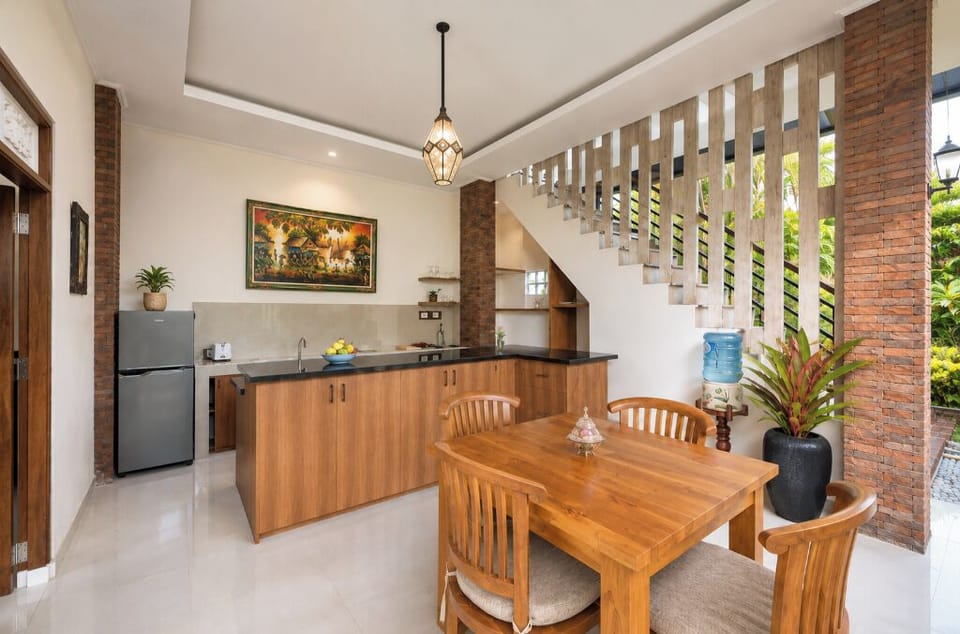Villa, 2 Bedrooms, Private Pool | Dining room