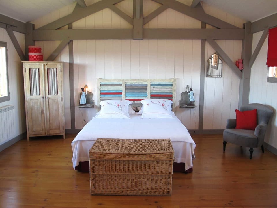 Cottage, Multiple Beds | 1 bedroom, iron/ironing board, free WiFi, bed sheets