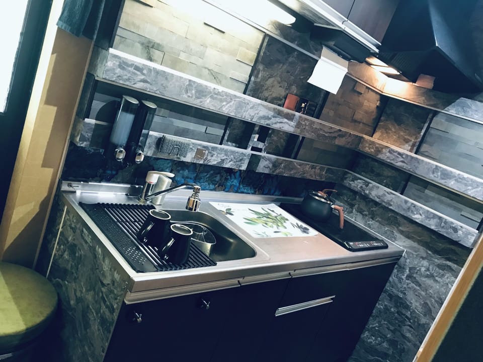 [Irori-An:101] Superior Studio: Single bed/Futon/Semi-single sofa bed w/Shower booth, Smoking | Private kitchen | Mini-fridge, microwave