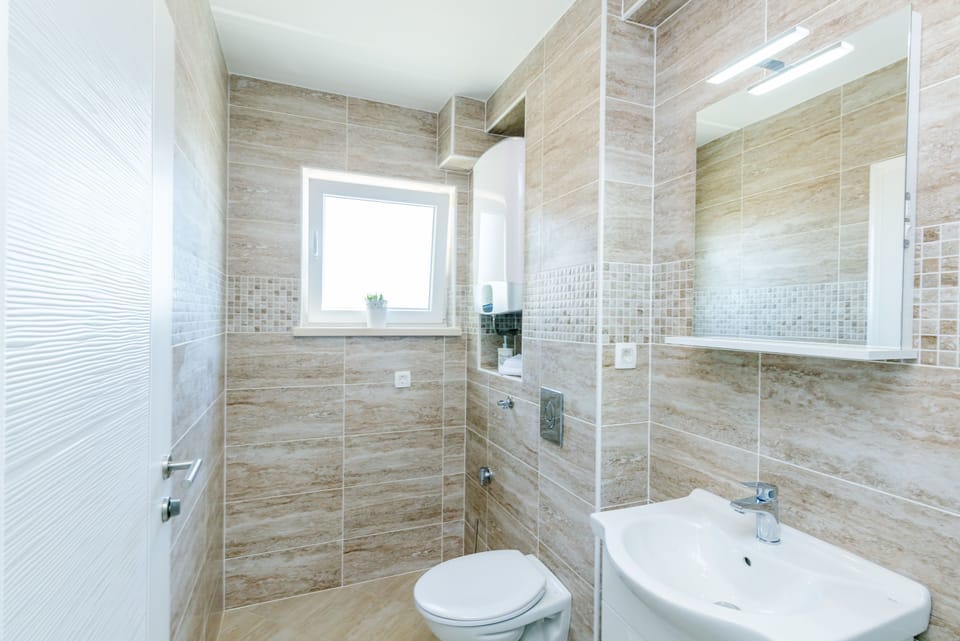Double Room, Balcony, Sea View (1) | Bathroom | Shower, free toiletries, towels