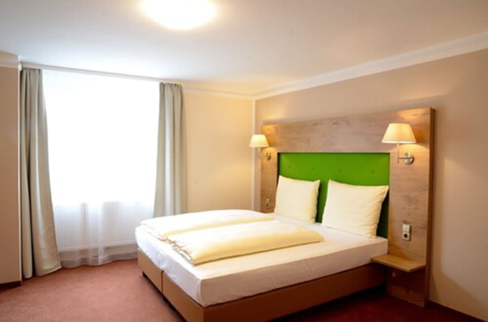 Premium bedding, individually decorated, individually furnished, desk