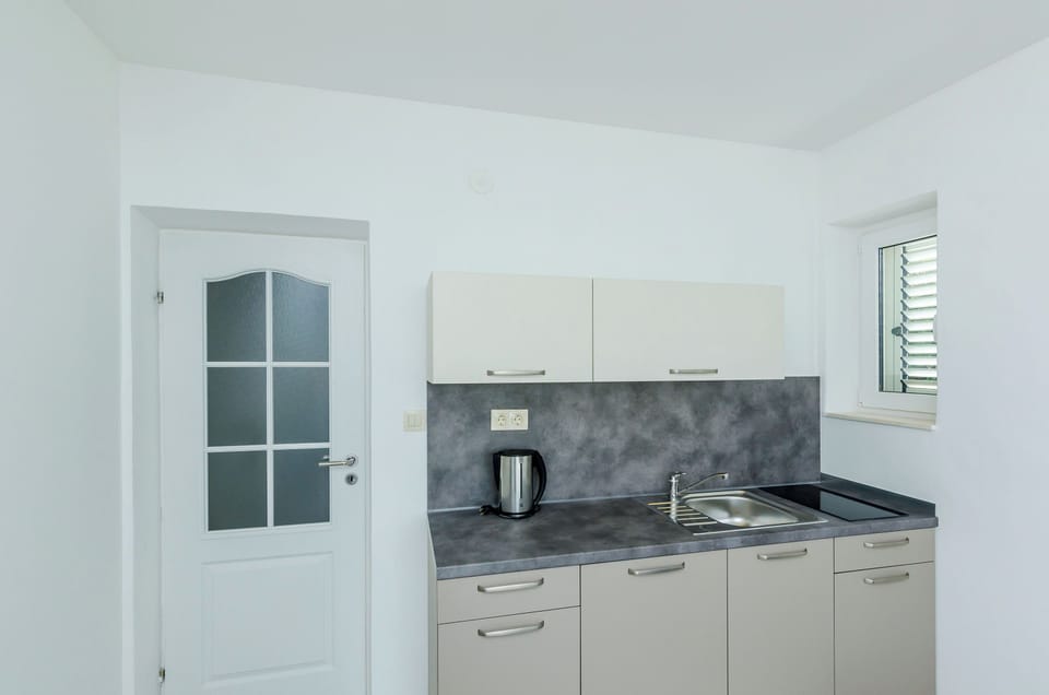 Apartment (Villa Panorama Dubrovnik (A2) - Super) | Private kitchenette | Fridge