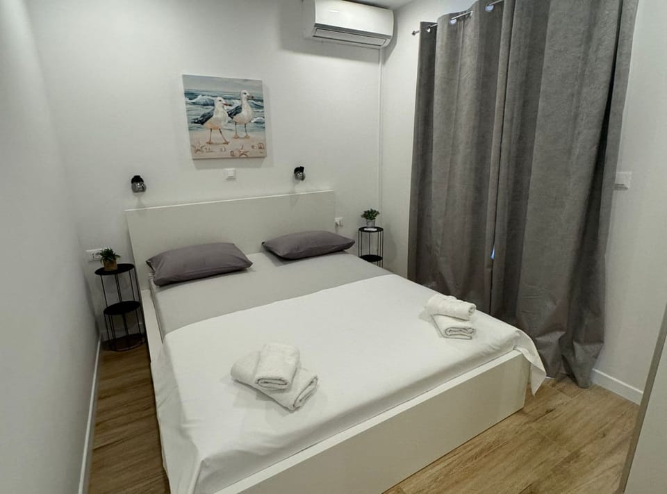 Apartment (Apartment & Rooms Papa - Two Bedroom ) | Individually decorated, individually furnished, free WiFi, bed sheets