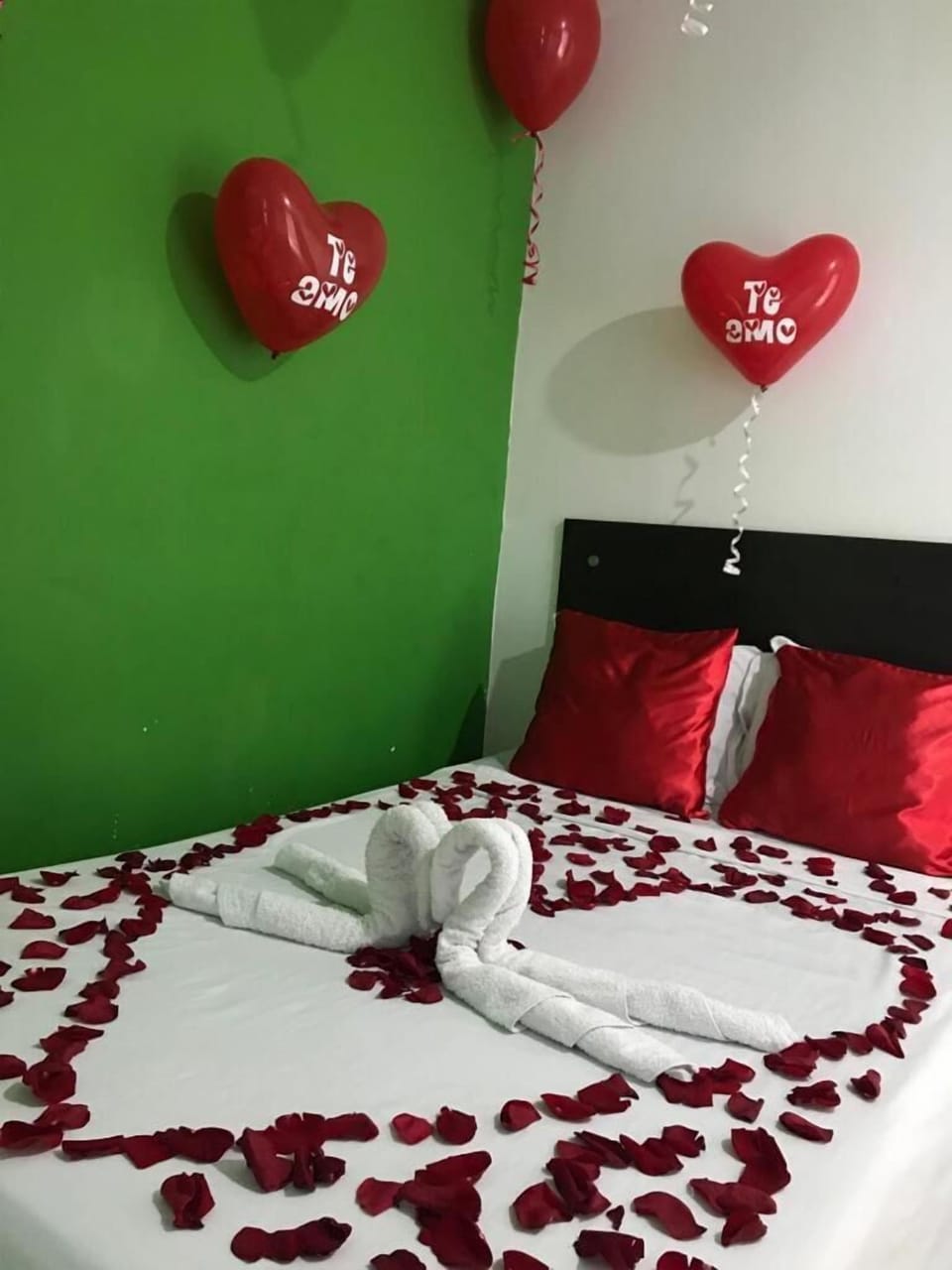 Blackout drapes, free WiFi, bed sheets