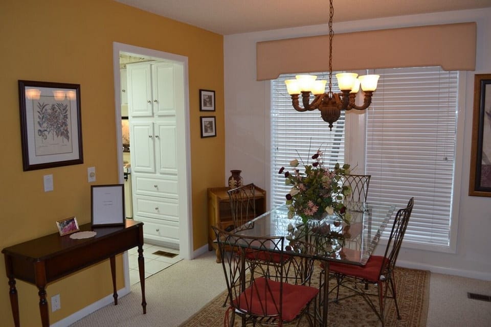 16CaboPl-Dining Area (2)