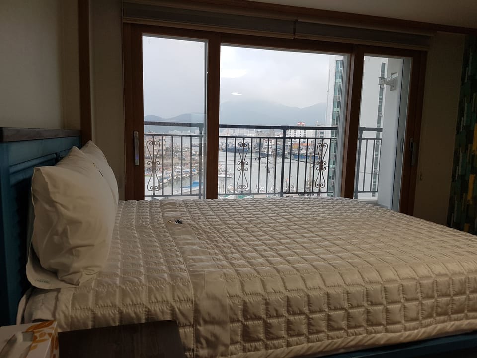Family Room (3F) | Blackout drapes, free WiFi, bed sheets