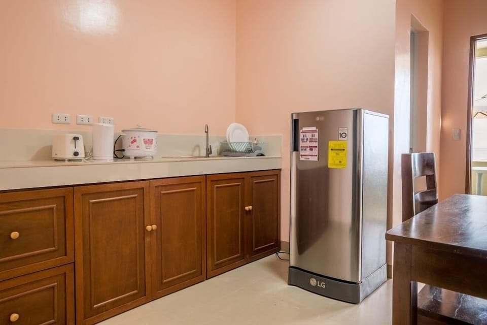 Comfort Double Room, 1 Double Bed, Accessible, Sea View | Private kitchen | Coffee/tea maker, full-size fridge, electric kettle, toaster