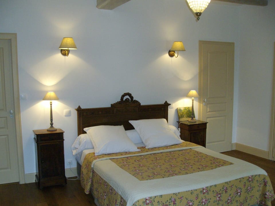 Double Room (Monsieur) | Individually decorated, individually furnished, iron/ironing board