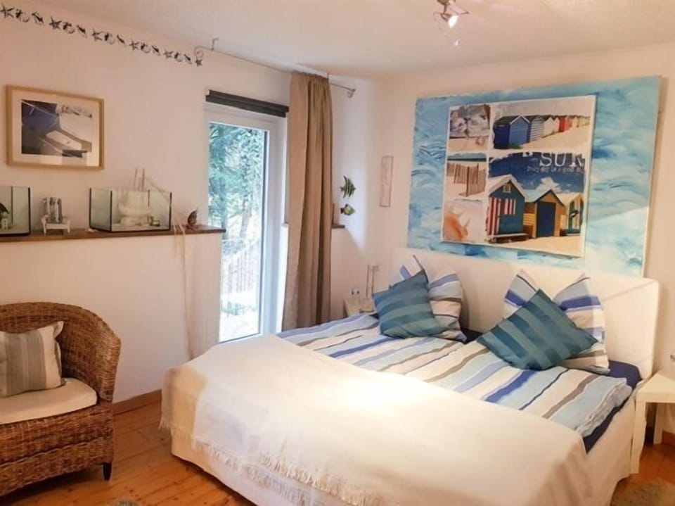 Double Room | In-room safe, individually decorated, individually furnished, desk