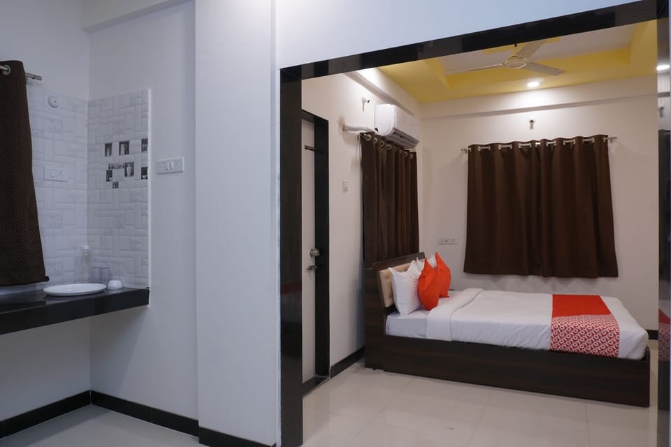 Double or Twin Room | WiFi (free), bed sheets
