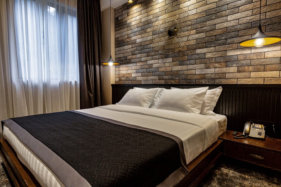 Standard Double Room | Hypo-allergenic bedding, minibar, in-room safe, blackout drapes