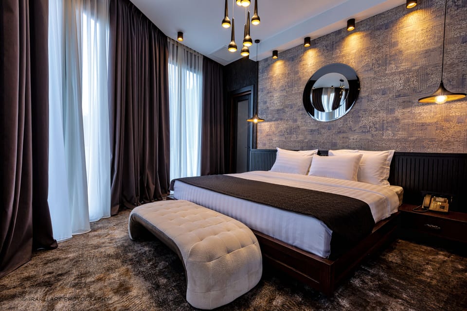 Executive Double Room | Hypo-allergenic bedding, minibar, in-room safe, blackout drapes