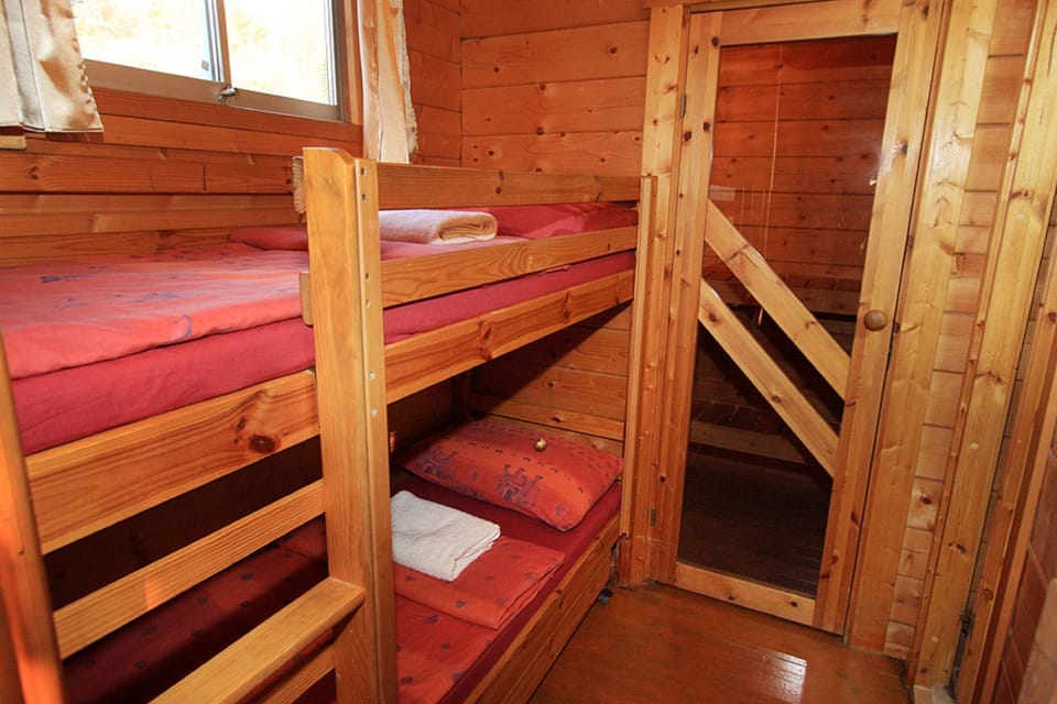 Free cribs/infant beds, free WiFi, bed sheets
