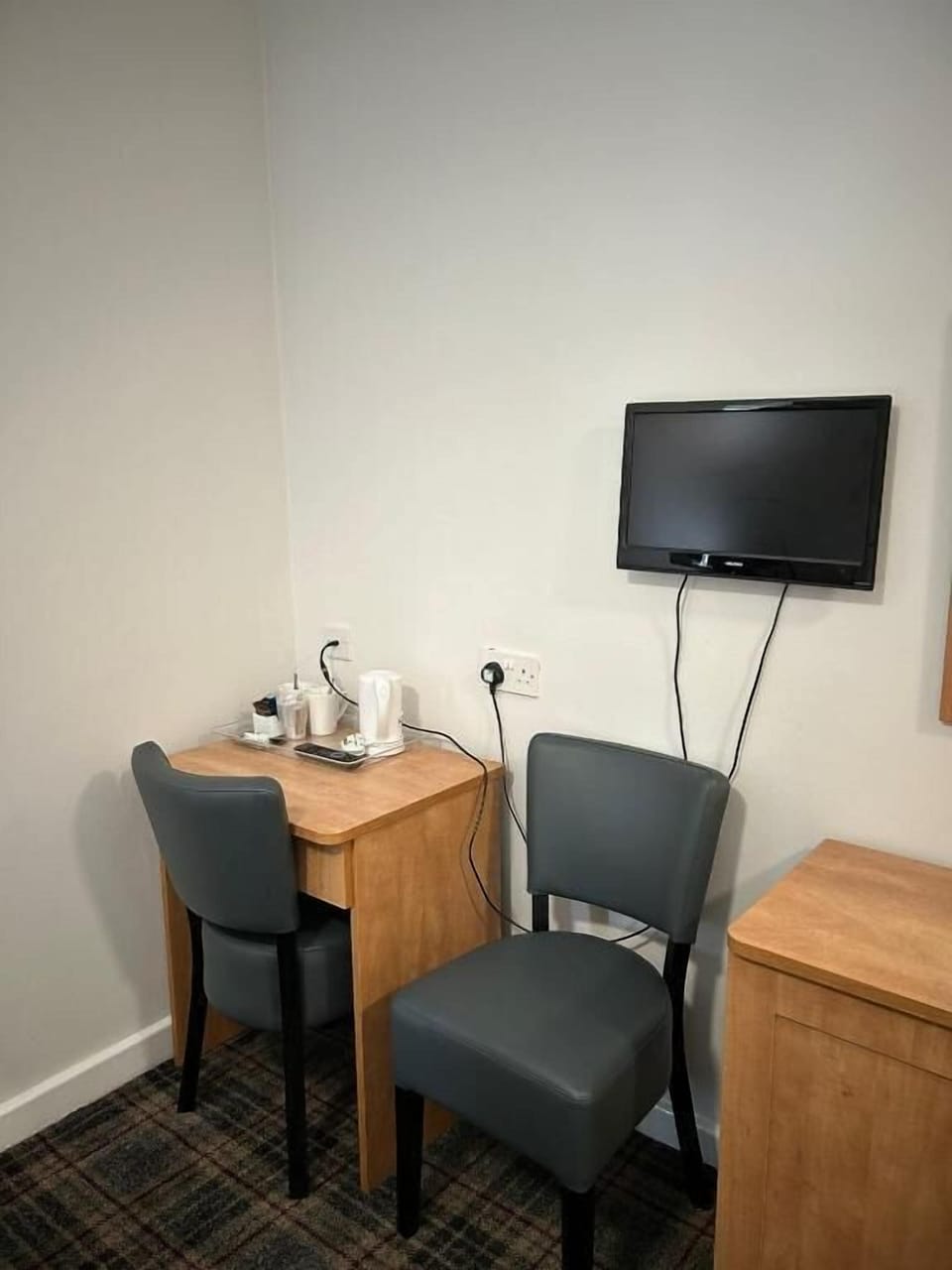 Family 3 Standard Room | Individually decorated, individually furnished, desk, iron/ironing board