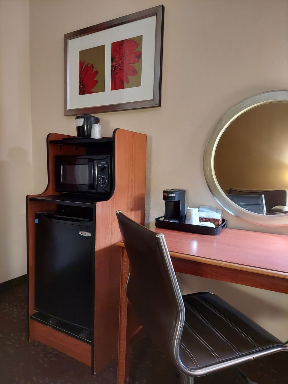 32-inch flat-screen TV with satellite channels, TV