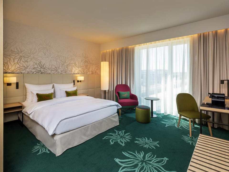 1 bedroom, hypo-allergenic bedding available, in-room safe, desk