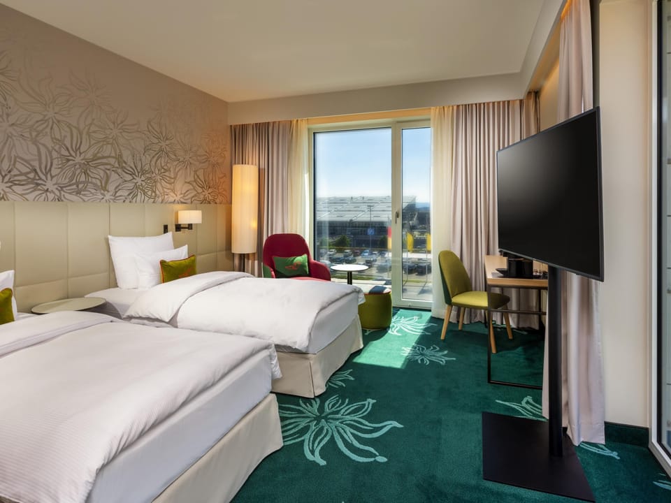 Superior Twin Room, 2 Twin Beds | 1 bedroom, hypo-allergenic bedding, in-room safe, desk