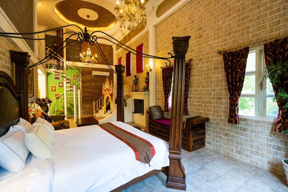 Luxury House | Down comforters, minibar, individually decorated, individually furnished