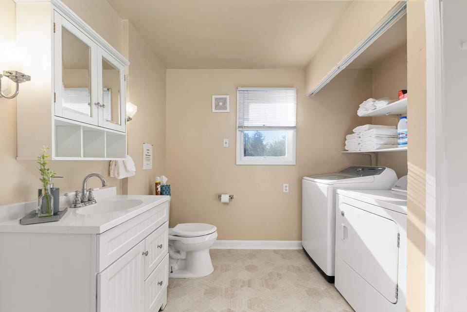 Main Floor Full Bath & Laundry