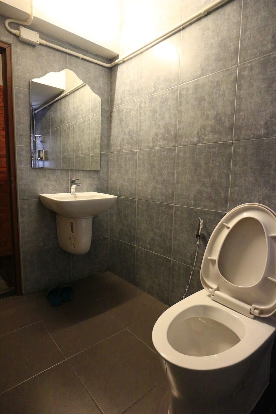 Standard Room | Bathroom | Shower, free toiletries, towels