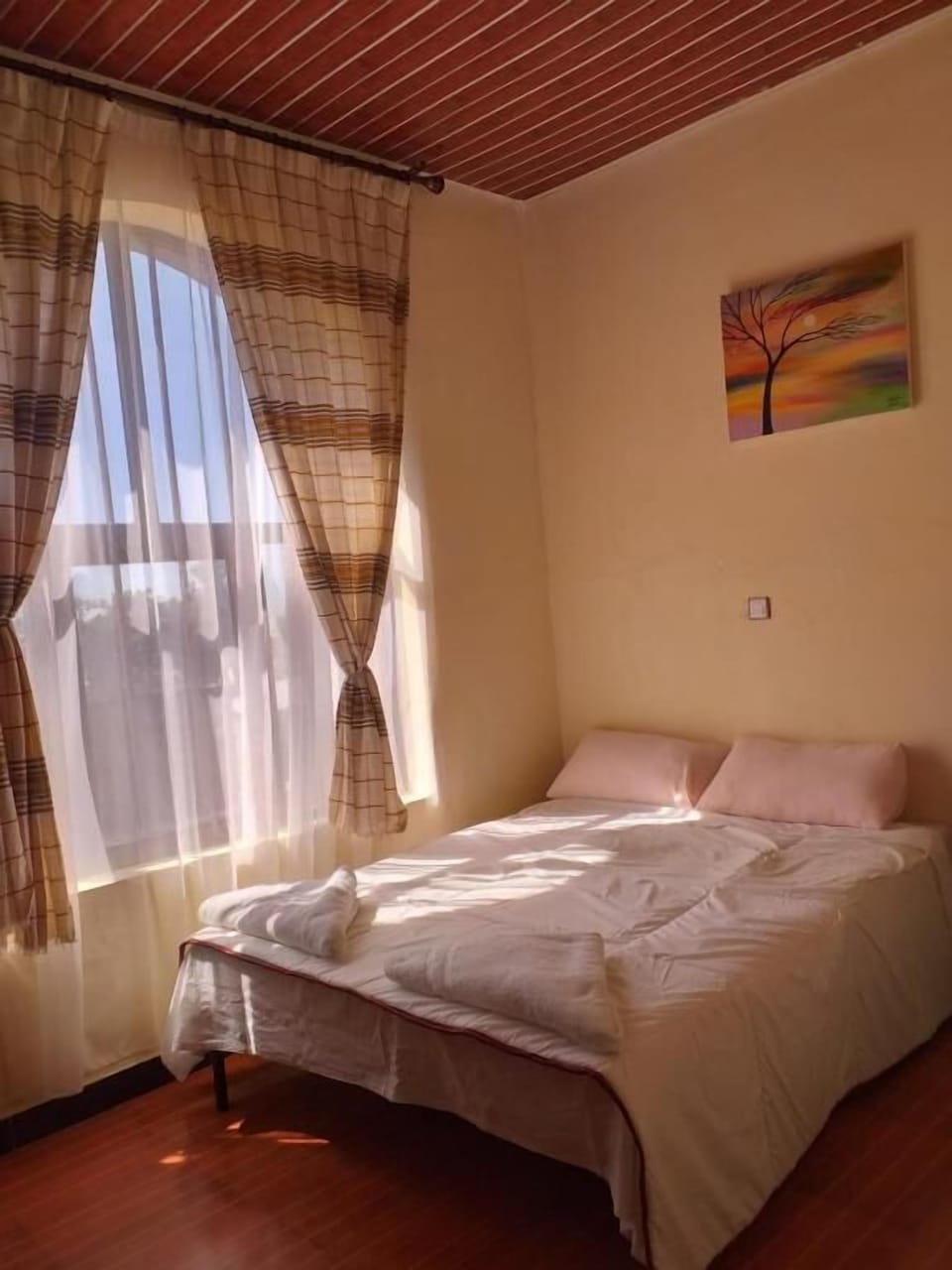 Free WiFi, bed sheets