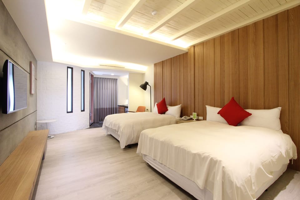 Desk, blackout drapes, free WiFi, bed sheets