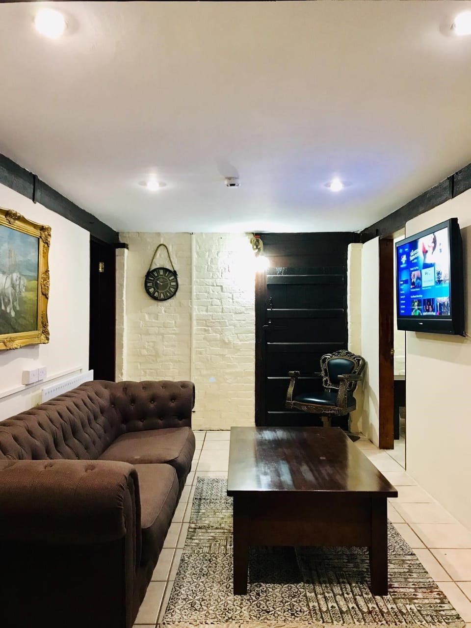 Double Room, 1 Bedroom, Courtyard View | Blackout drapes, iron/ironing board, rollaway beds, free WiFi